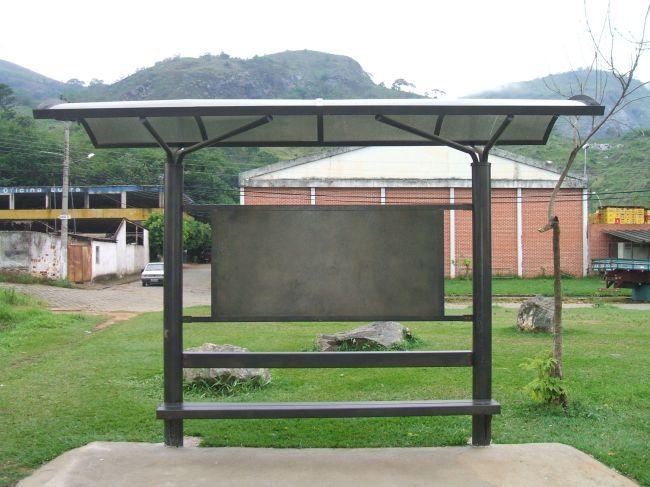 Abrigo instalado em Leopoldina - MG.